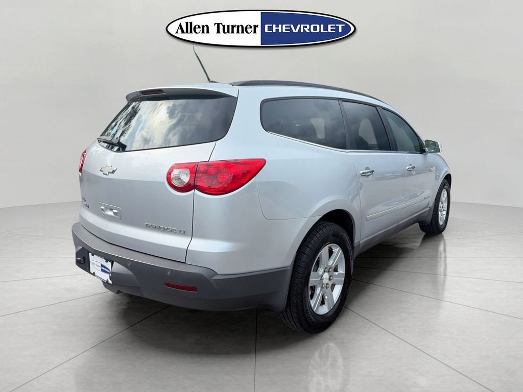 Used 2009 Silver Chevrolet LT image 4