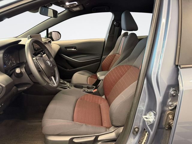 Used 2025  Toyota SE image 17