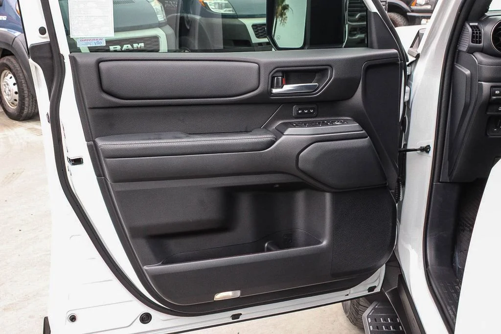Used 2025  Toyota Base image 22
