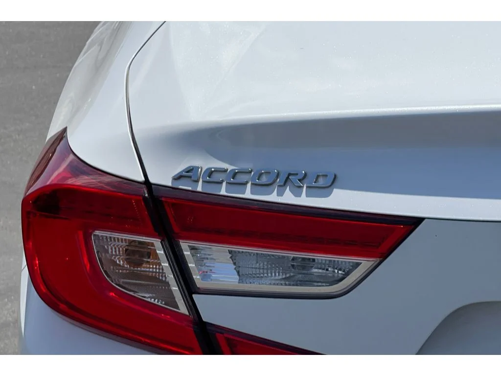 Used 2019 Platinum White Pearl Honda LX 1.5T image 17