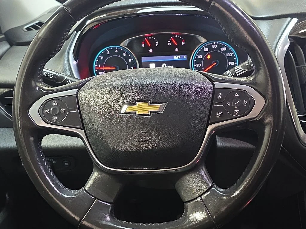 Used 2021 Iridescent Pearl Tricoat Chevrolet LT Leather image 17