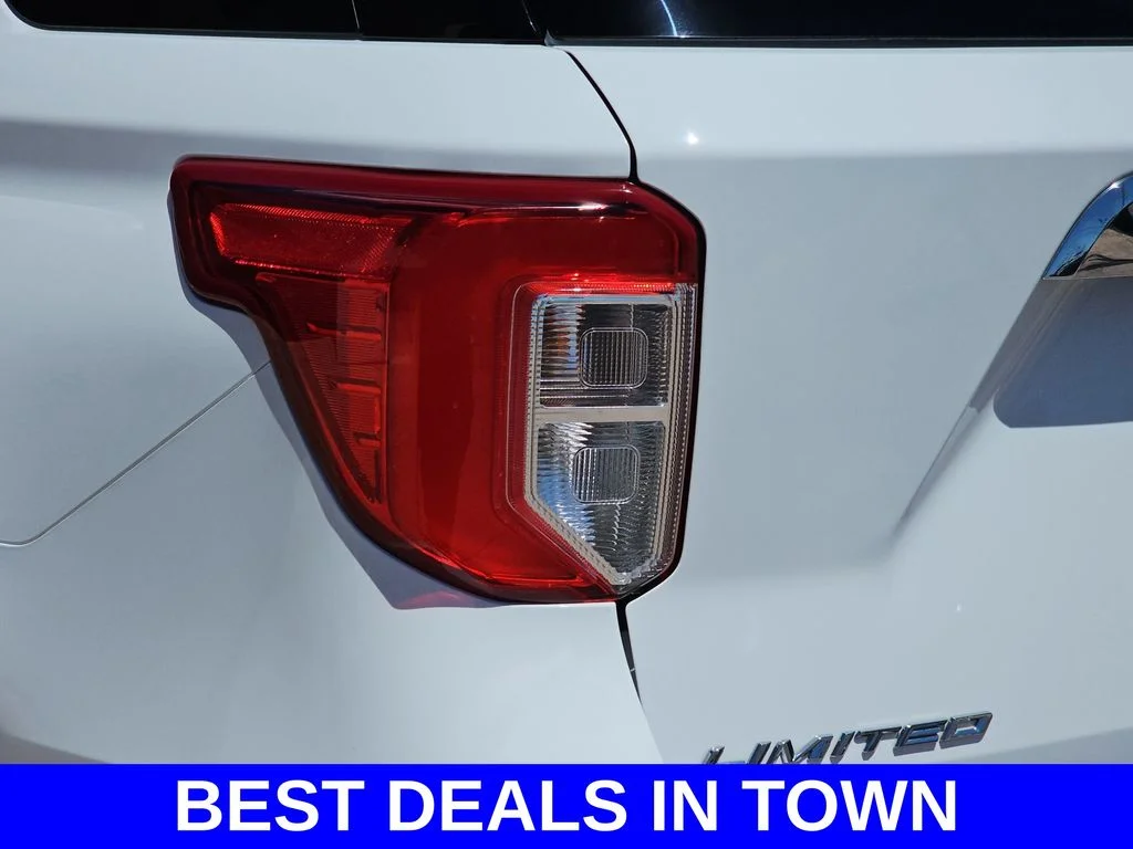 Used 2023 White Ford Limited image 42