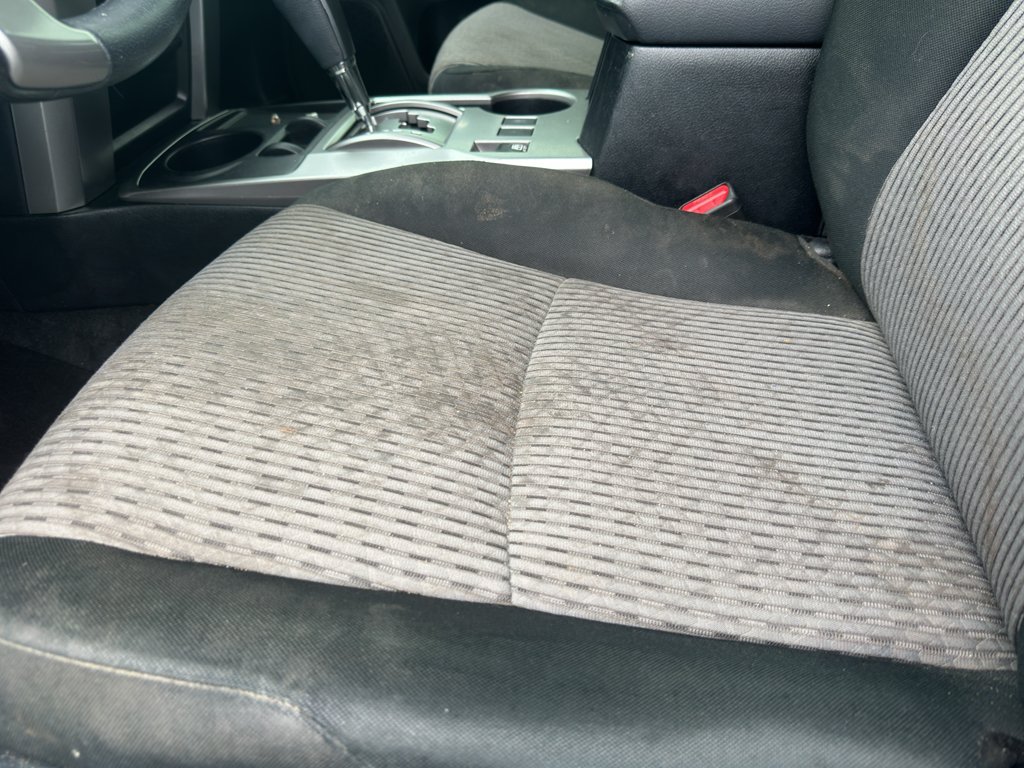 Used 2018 Classic Silver Metallic Toyota SR5 image 5