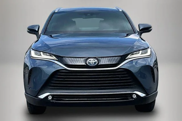 Used 2023 Gray Toyota XLE image 3