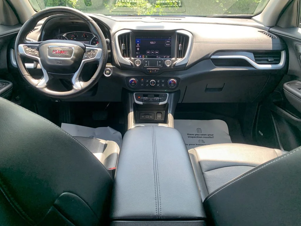 Used 2022  GMC SLT image 16