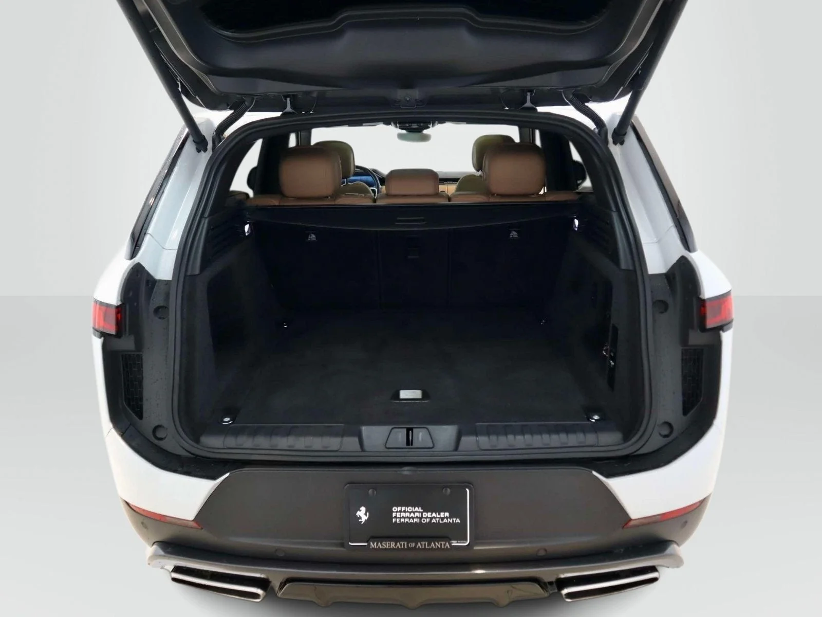 Used 2023 Fuji White Land Rover SE image 11