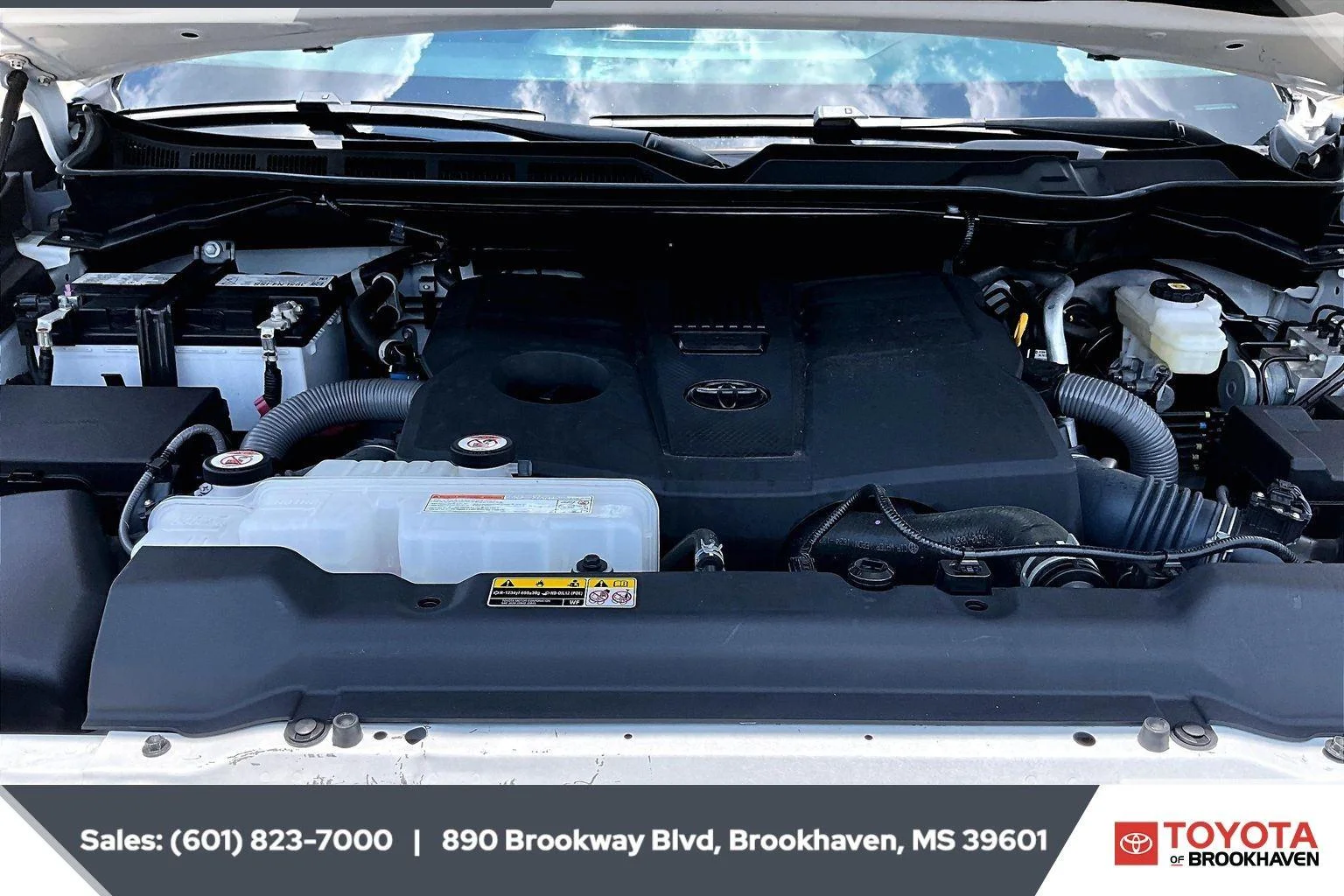 Used 2024 Ice Cap Toyota SR5 image 8