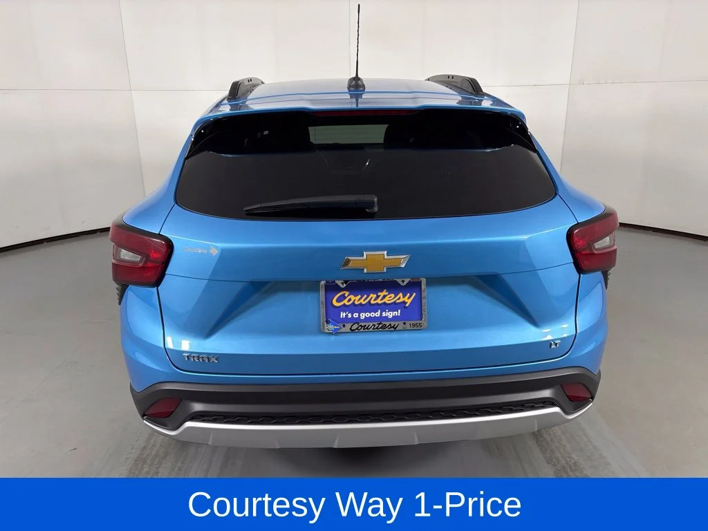 Used 2025 Blue Chevrolet LT image 9