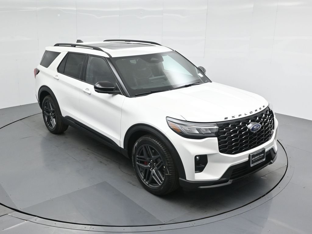 New 2025 Star White Metallic Tri-Coat Ford ST image 44