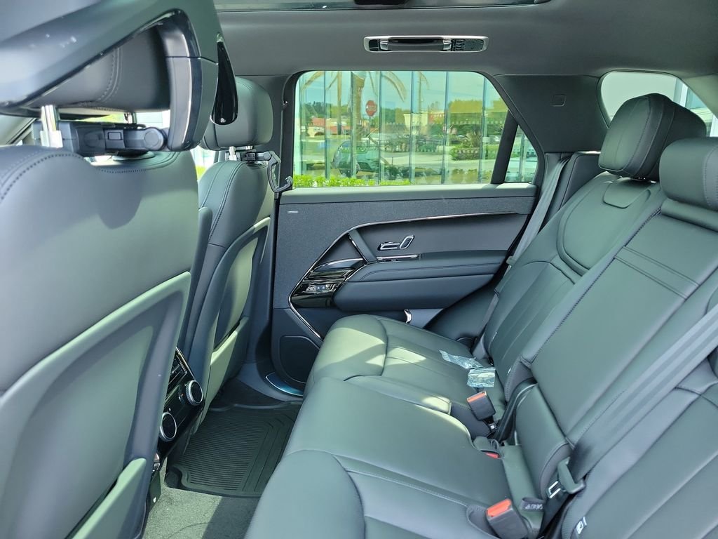 New 2026 Carpathian Grey Land Rover Dynamic SE image 16