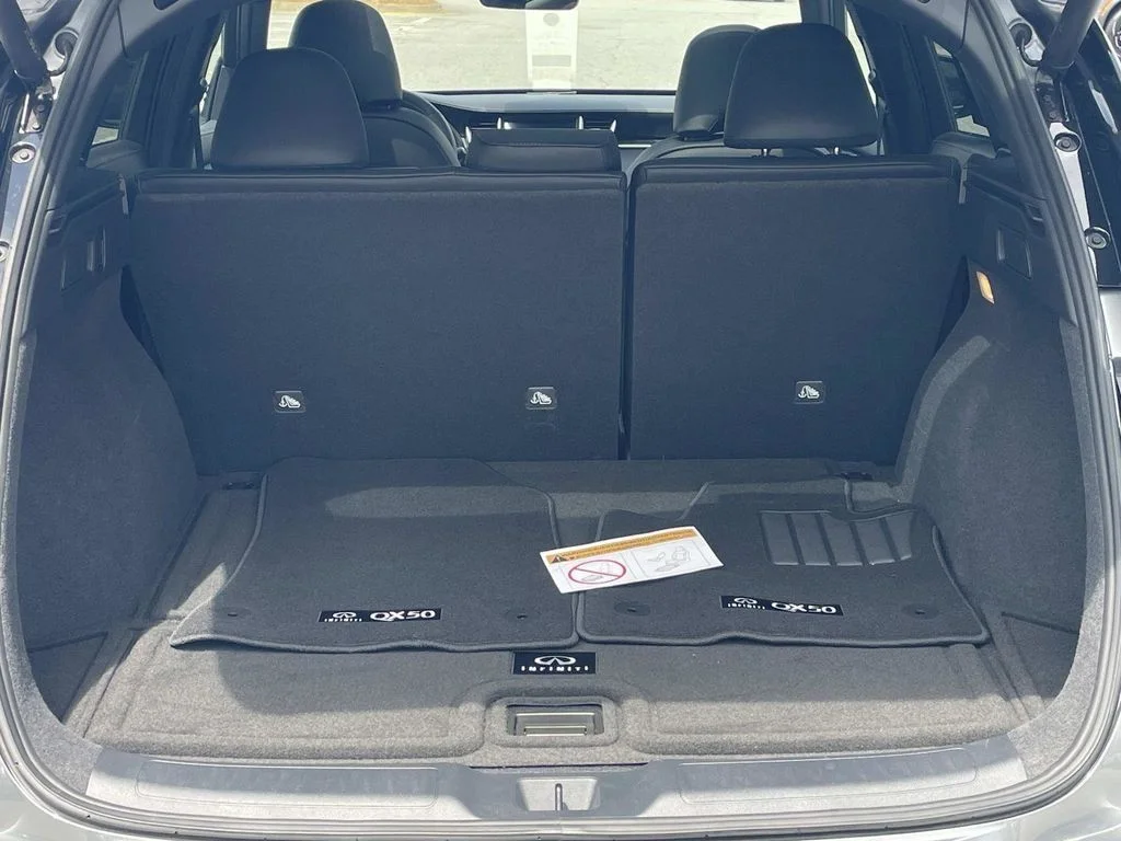 Used 2025 Gray INFINITI SPORT image 8