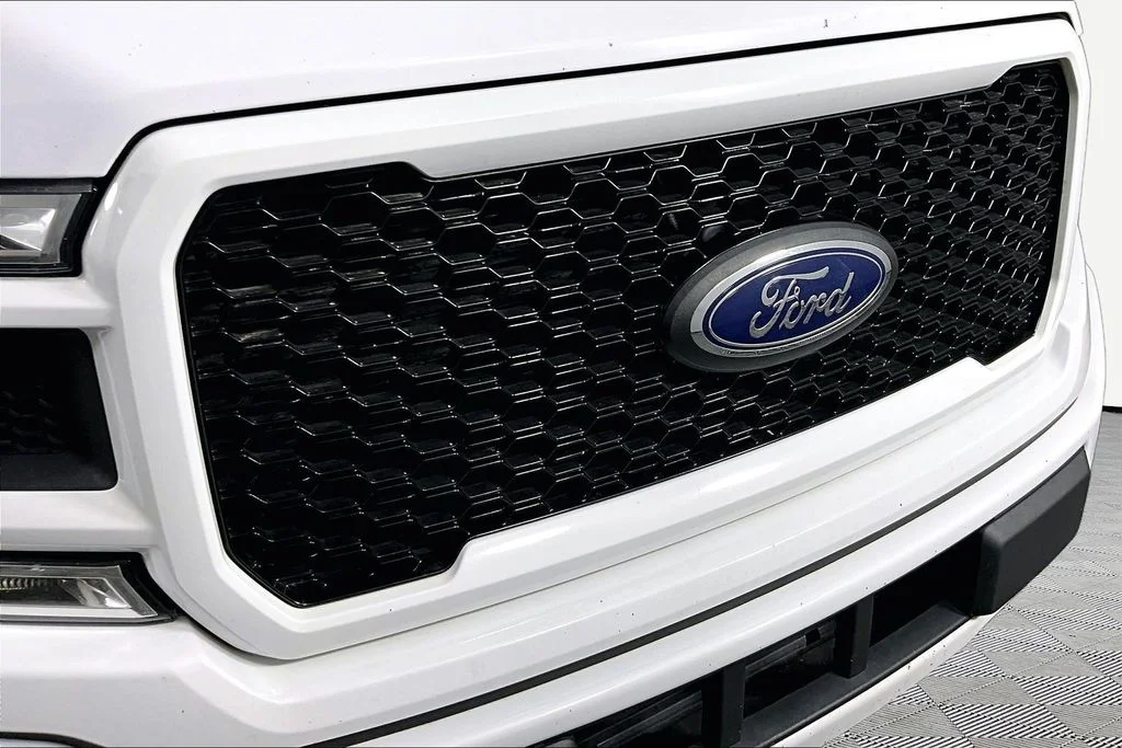 Used 2018 White Ford XL image 28