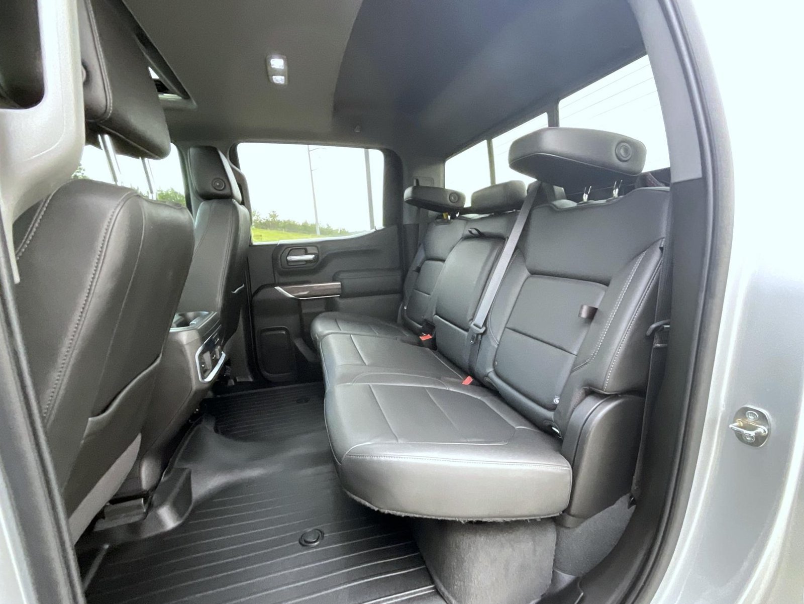 Used 2021 Silver Chevrolet LTZ image 19