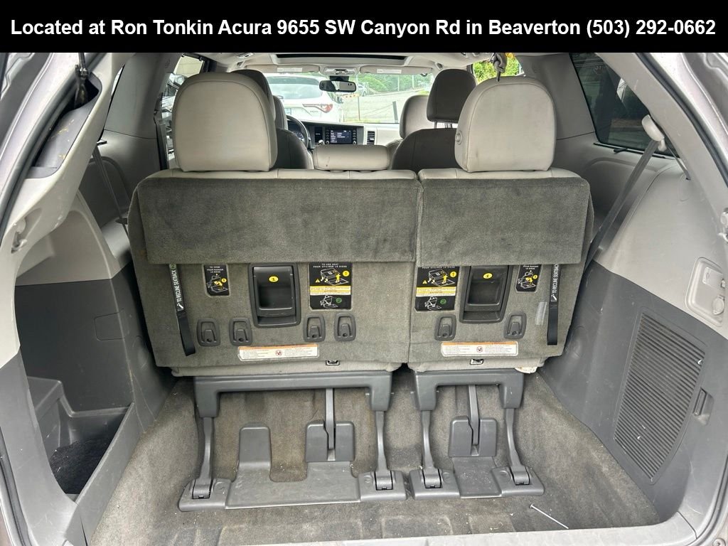 Used 2018 Predawn Gray Mica Toyota XLE image 16