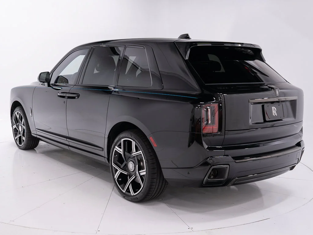 New 2027 Black Diamond Rolls-Royce  image 3