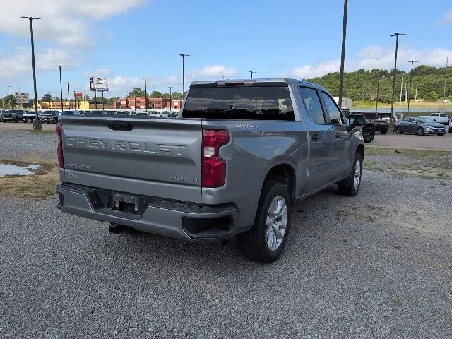 Used 2024 Gray Chevrolet Custom image 3