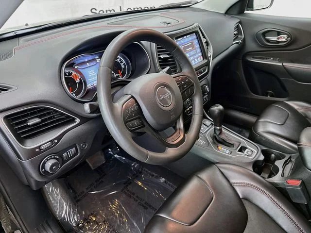 Certified Used 2021 Diamond Black Jeep Trailhawk image 9