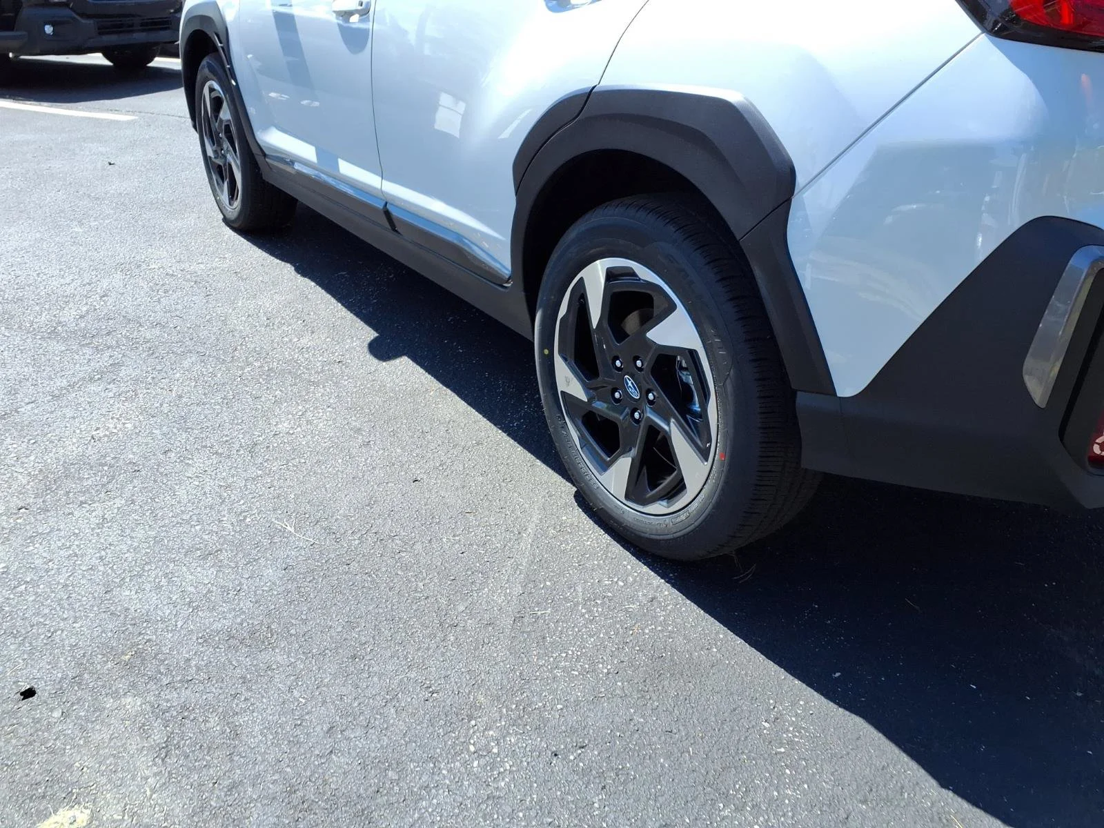 New 2026 CRYSTAL WHITE PEARL Subaru Limited image 19