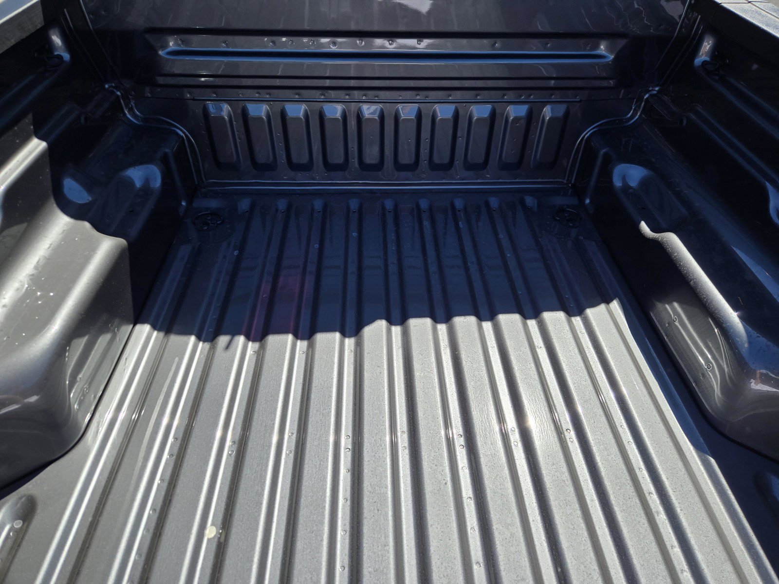 New 2026 Carbonized Gray Metallic Ford XLT image 15