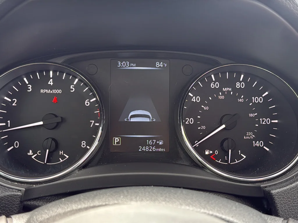 Used 2017 Silver Nissan SL image 5