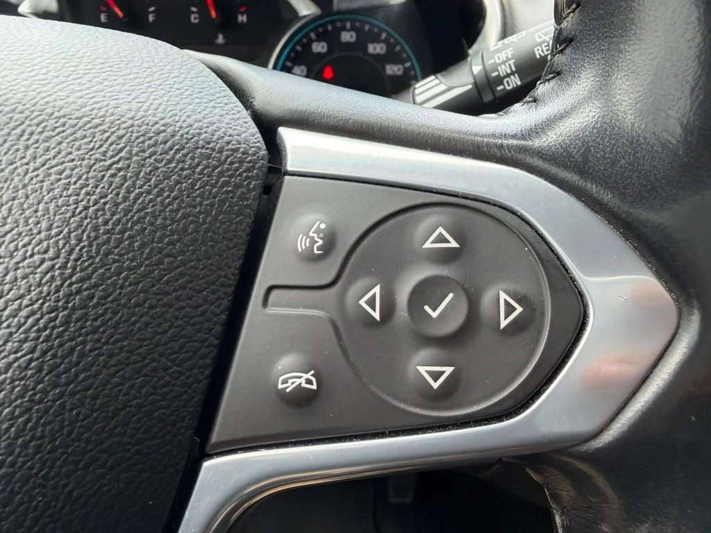 Used 2021 Gray Chevrolet LT image 25