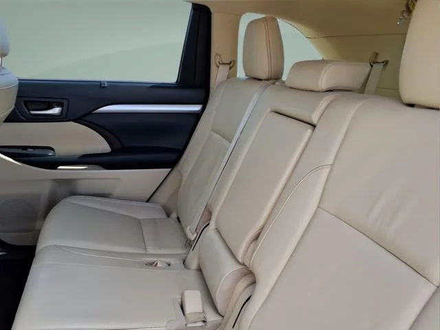 2019 Toyota Highlander XLE - Photo 16