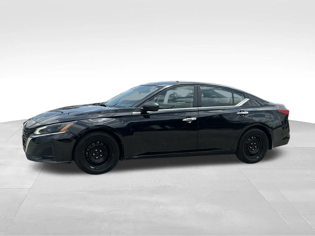 Used 2024 Black Nissan 2.5 S image 3