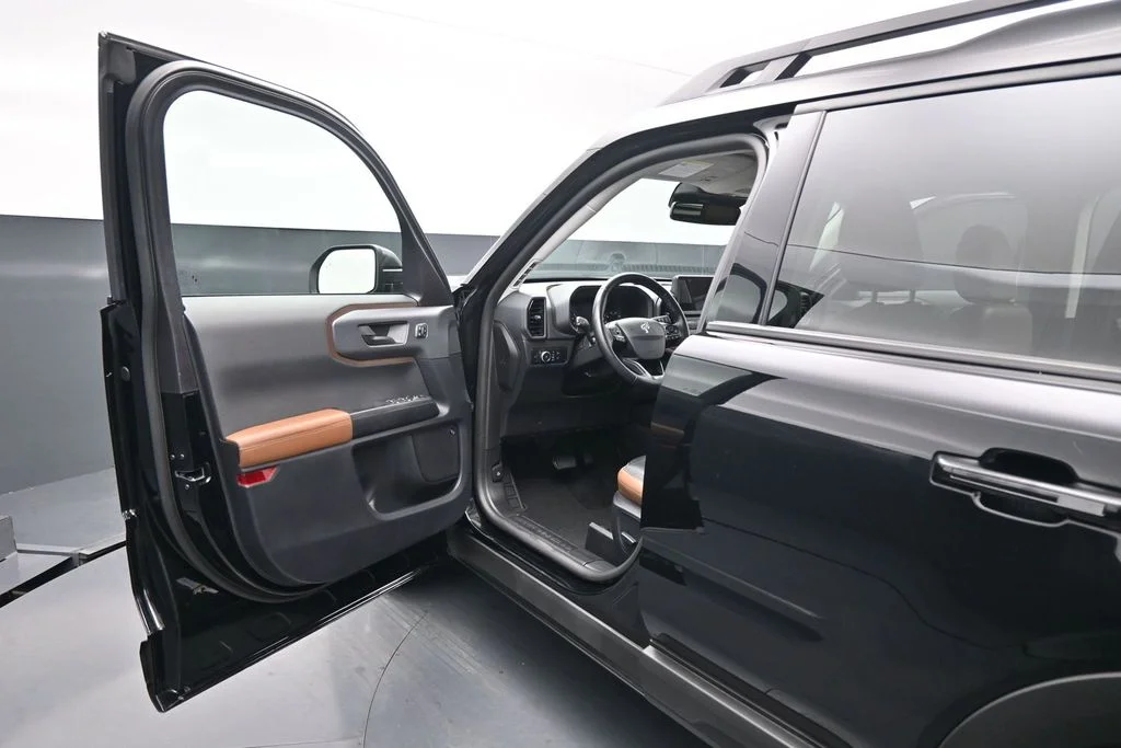 Used 2023 Black Ford Outer Banks image 8