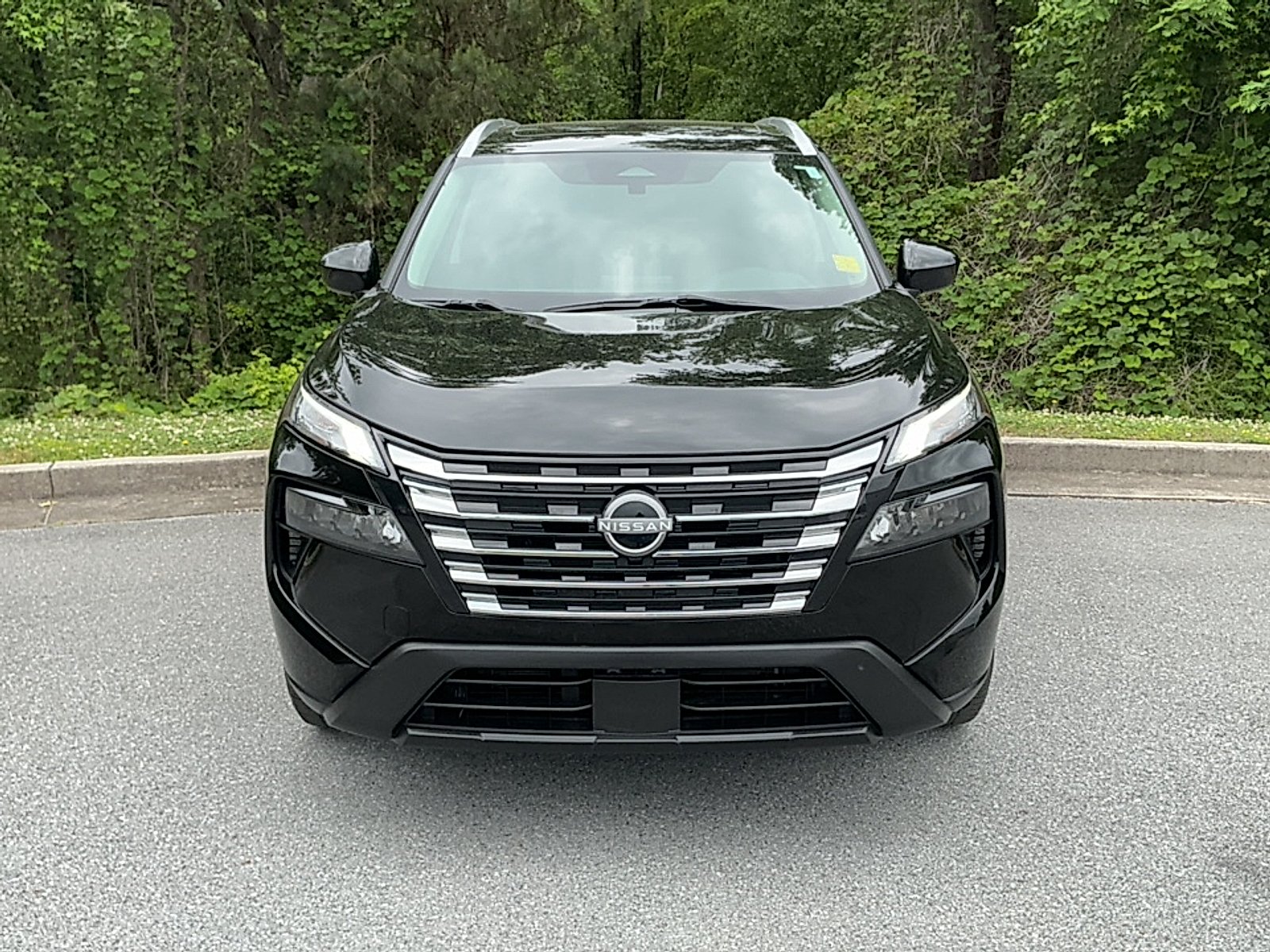 Used 2024 Super Black Nissan SV FWD image 17