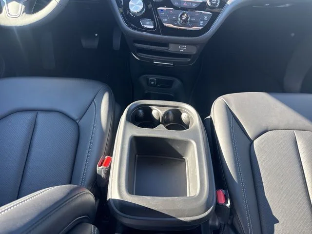 2026 Chrysler Pacifica Select - Photo 16