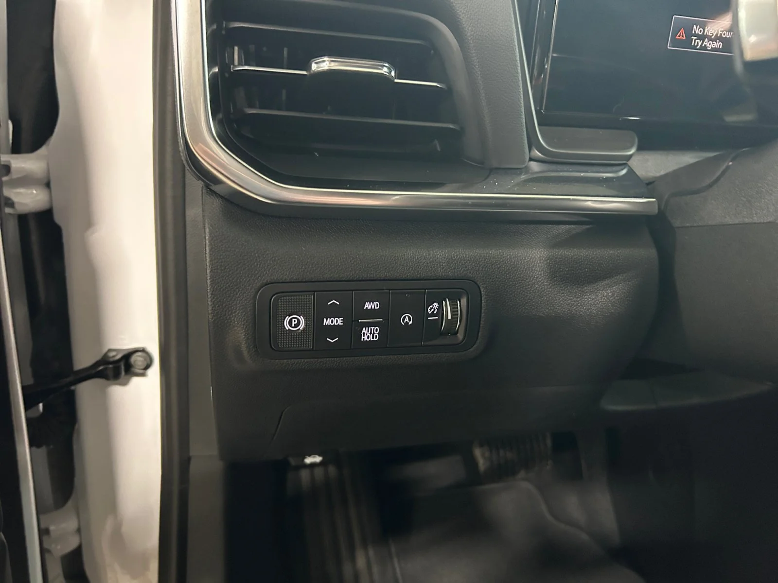 New 2027 Summit White GMC AWD Elevation image 15