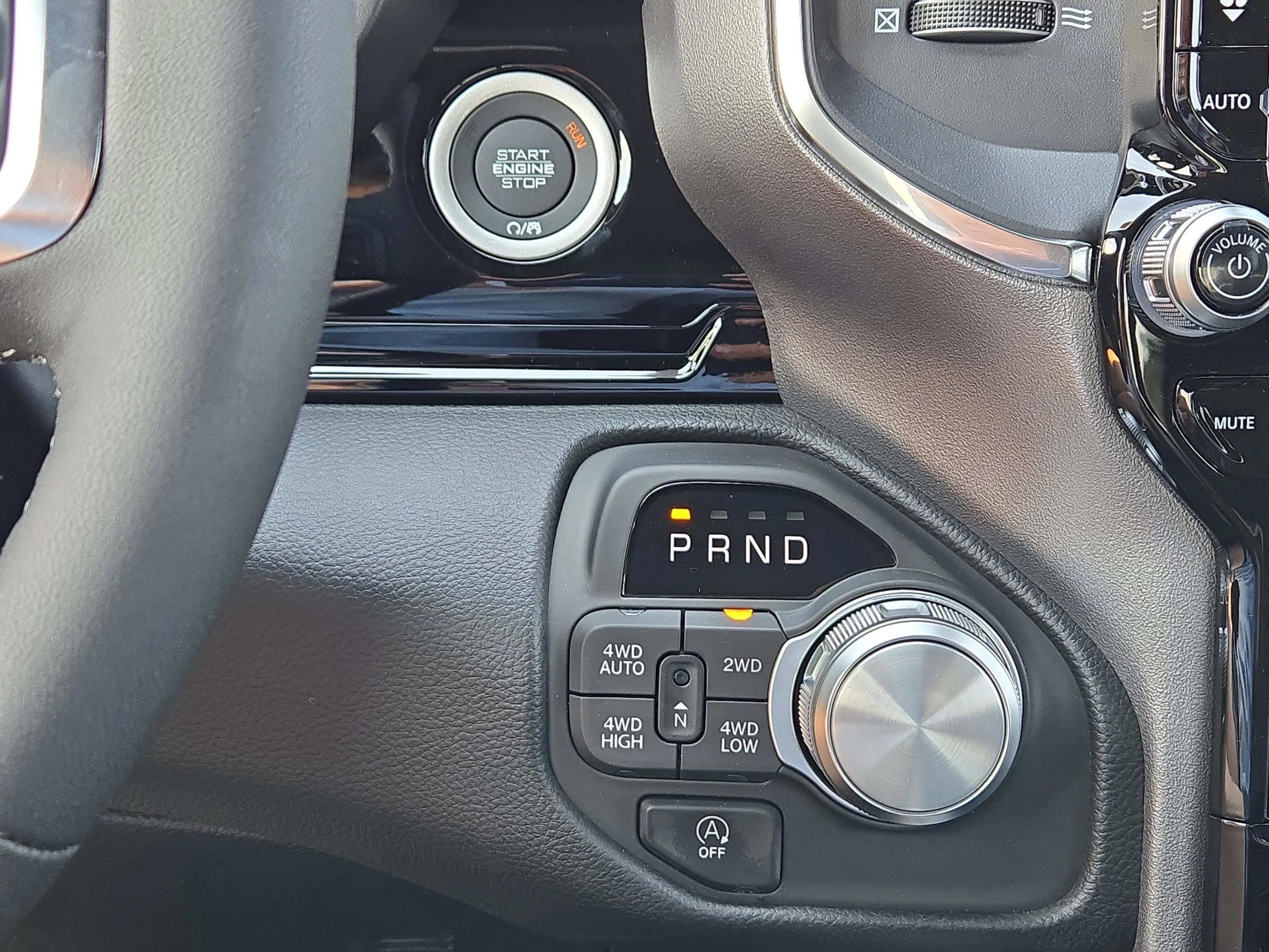 2026 RAM 1500 Laramie - Photo 25