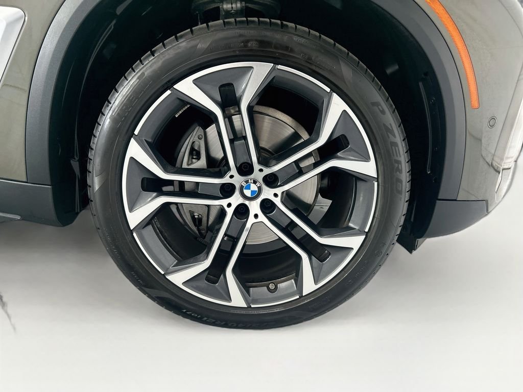 Certified Used 2026 Green Metallic BMW sDrive40i image 31