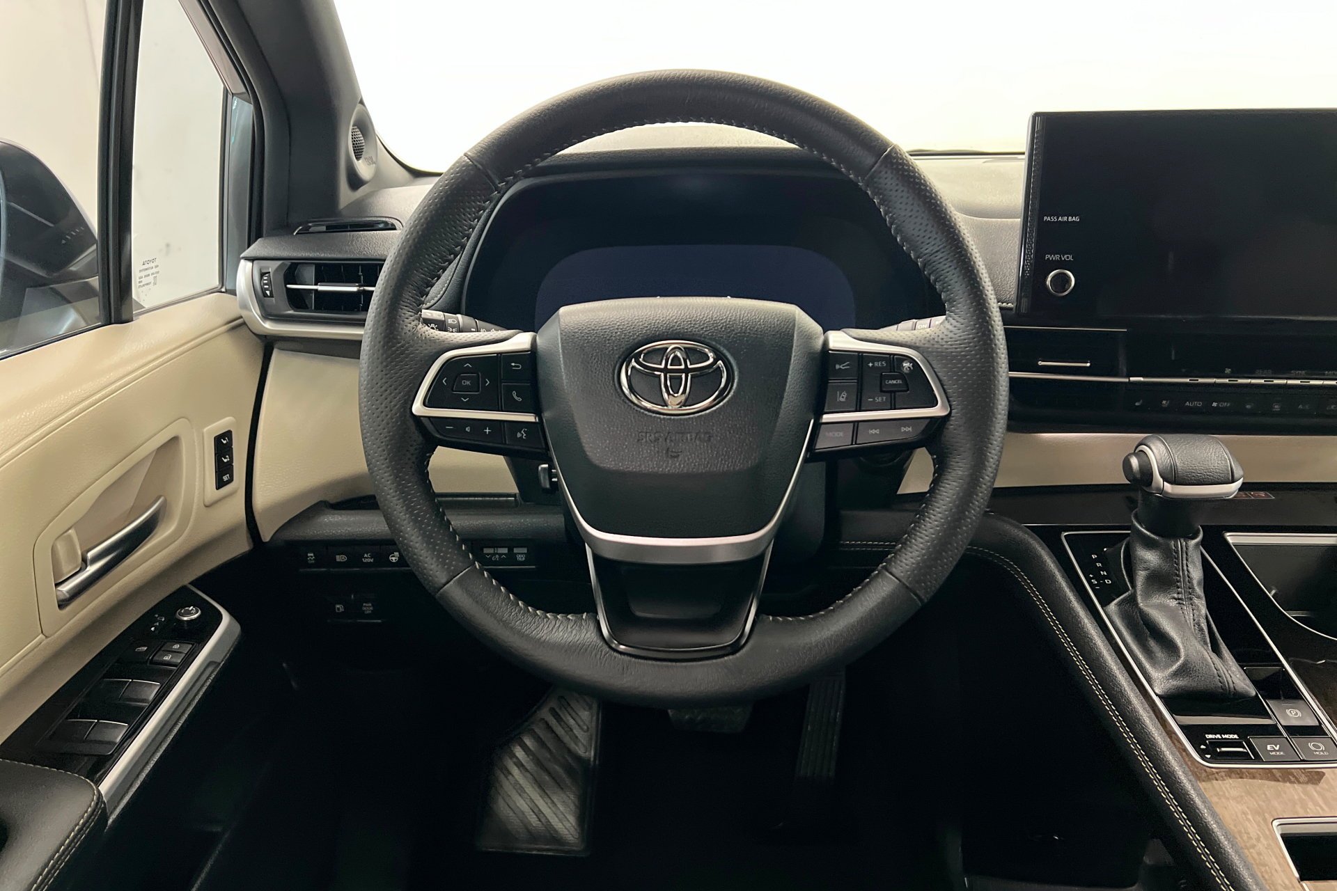 Used 2026 Gray Toyota Platinum image 13