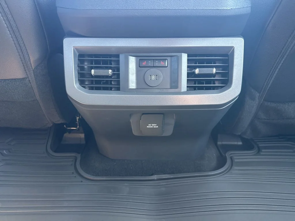 New 2026 Oxford White Ford F-250® Lariat® image 31