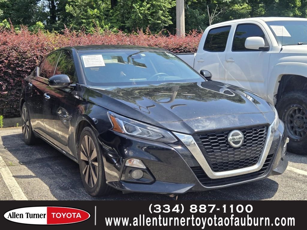 Used 2019 Black Nissan 2.5 SL image 1