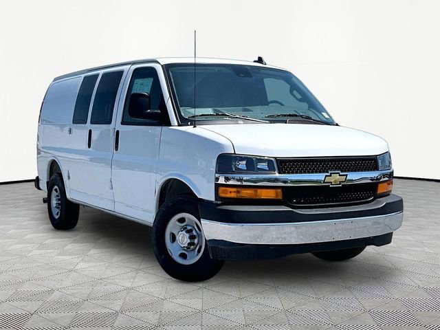 2025 Chevrolet Express 2500 Work Van HD's photo
