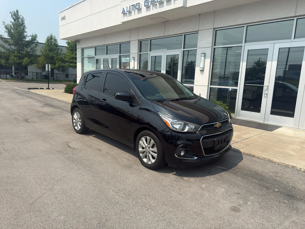 Used 2016 Black Granite Metallic Chevrolet LT image 6
