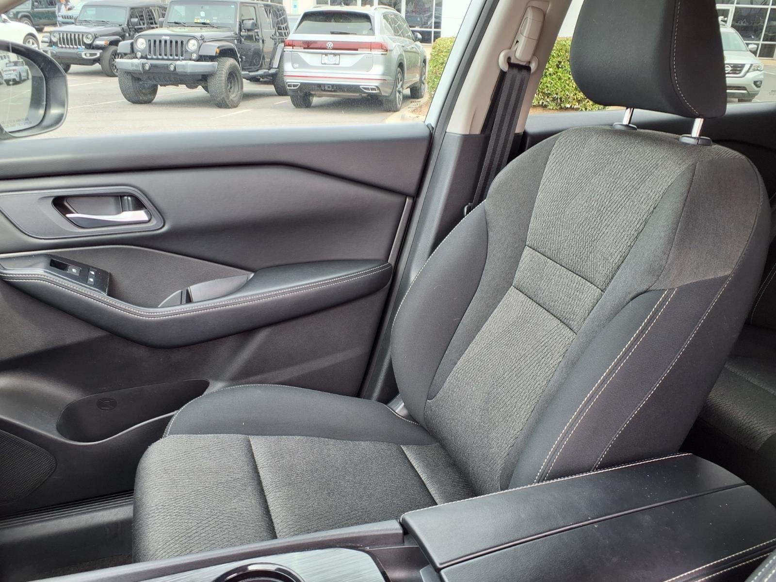Used 2024 Everest White Pearl Nissan SV image 20