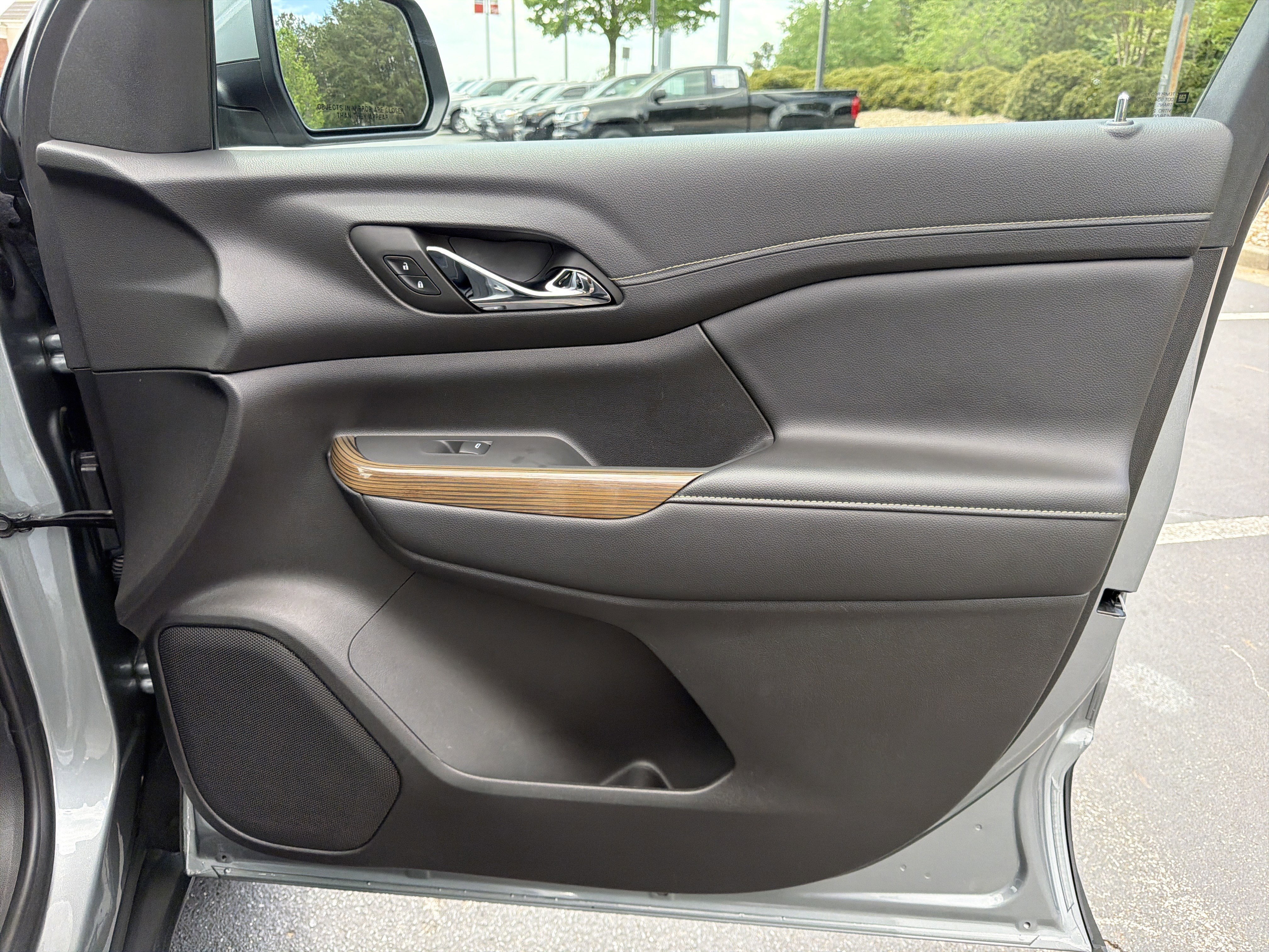 Used 2023 Sterling Metallic GMC SLE image 14