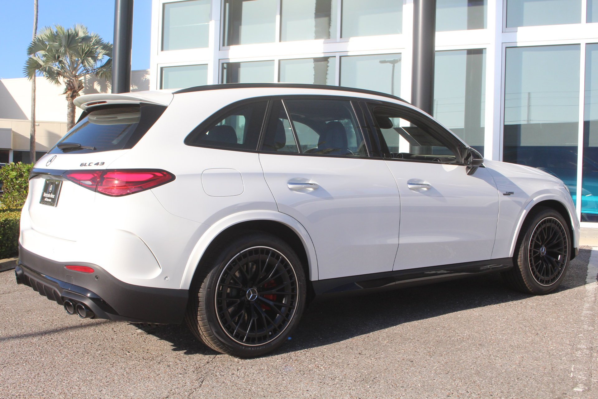 New 2026 MANUFAKTUR Moonlight White Metallic Mercedes-Benz AMG® GLC 43 image 36