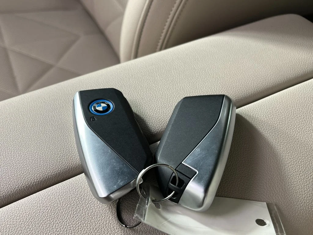 Certified Used 2024 White BMW xDrive50 image 28