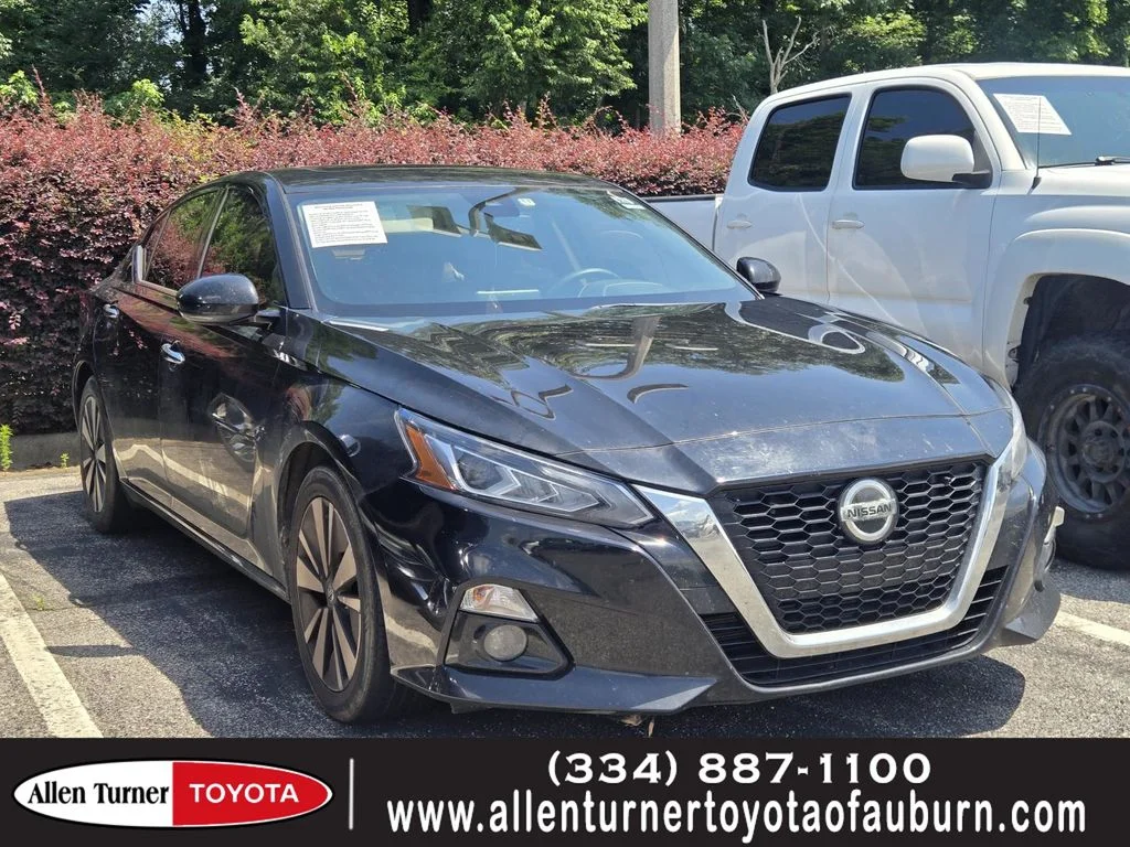 Used 2019 Black Nissan 2.5 SL image 1