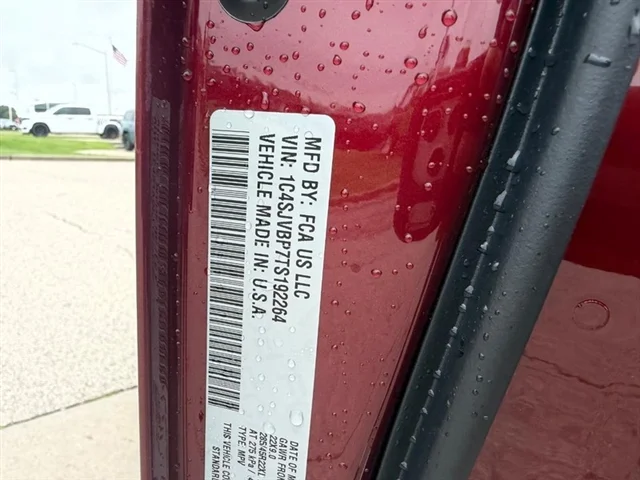 New 2026 Velvet Red Pearl-Coat Exterior Paint Jeep Limited Reserve image 27