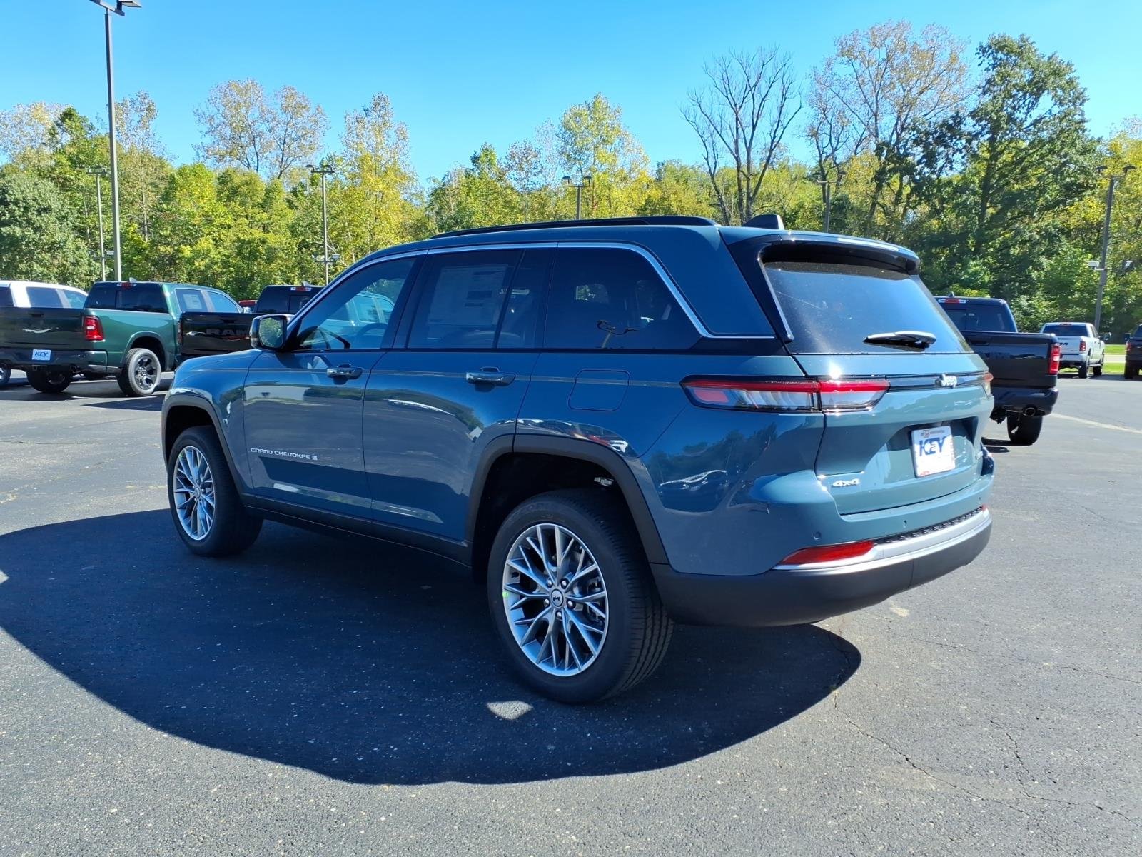 New 2027 Steel Blue Paint Jeep Limited image 5