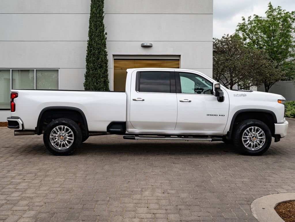 Used 2022 Iridescent Pearl Tricoat Chevrolet High Country image 11
