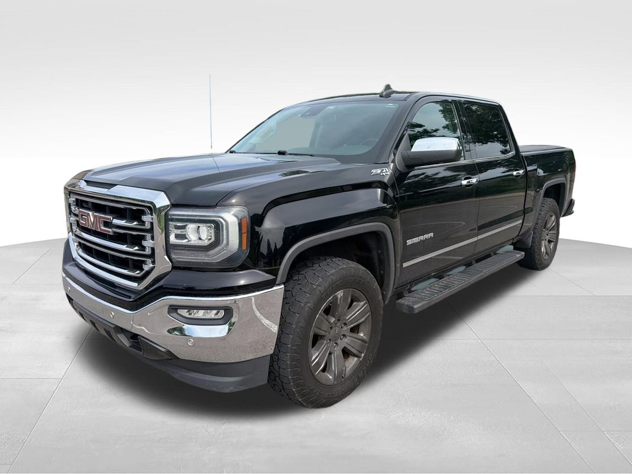 2017 GMC Sierra 4WD Crew Cab Short Box SLT's photo
