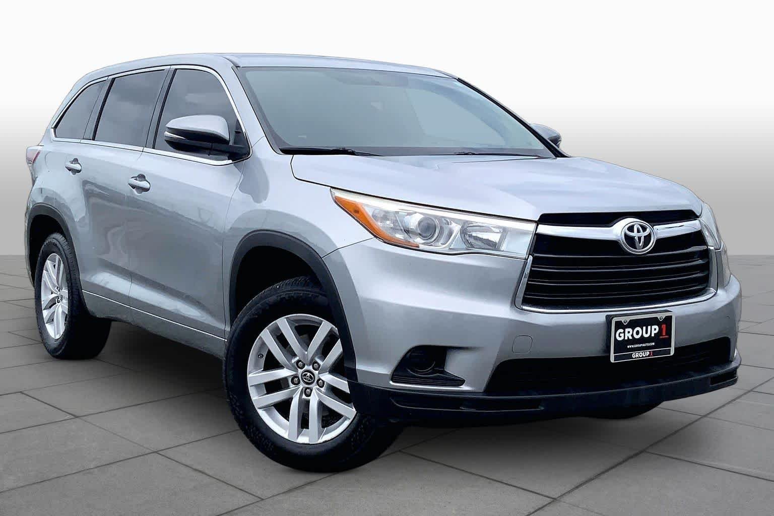 Used 2016 Silver Sky Metallic Toyota LE image 3
