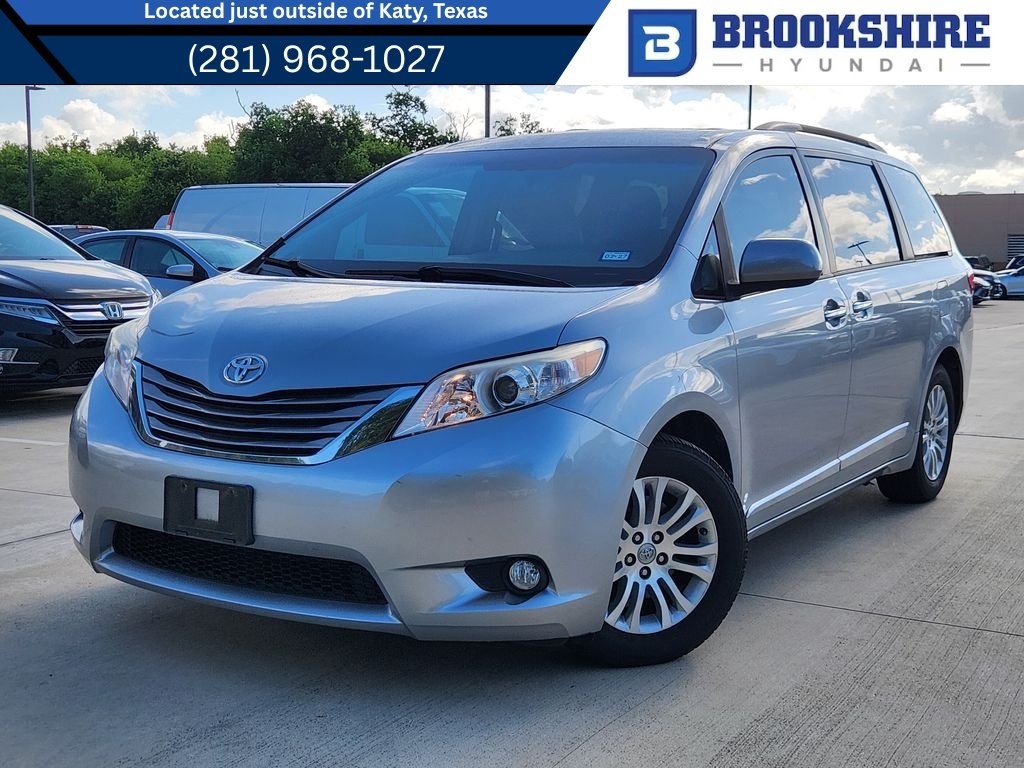 Used 2017 Silver Sky Metallic Toyota XLE image 1