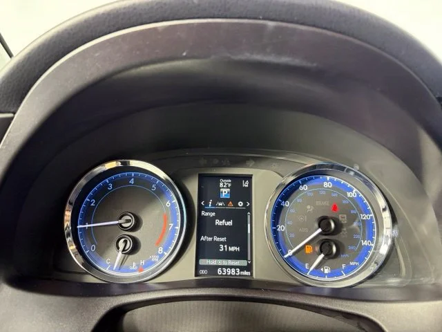 Used 2017 White Toyota SE image 19